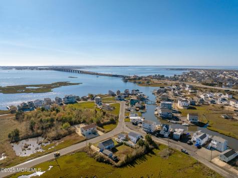1255 W Mallard Drive Manahawkin NJ 08050