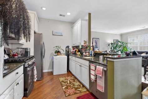 337 Sophee Lane Lakewood NJ 08701