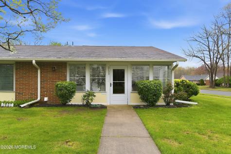 212D Huntington Drive Lakewood NJ 08701