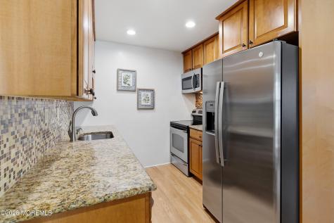 212D Huntington Drive Lakewood NJ 08701