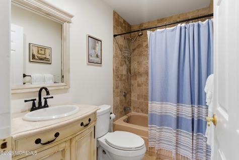 212D Huntington Drive Lakewood NJ 08701