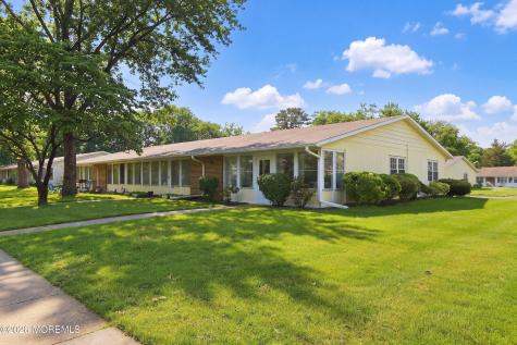 212D Huntington Drive Lakewood NJ 08701