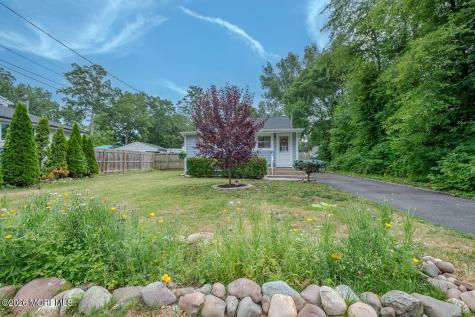 42 E 2nd Street Howell NJ 07731