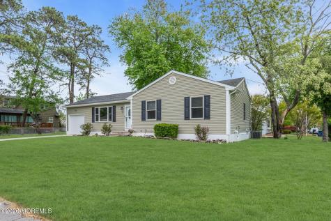 32 Bowline Street Beachwood NJ 08722