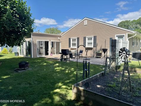 48 Sunflower Lane Toms River NJ 08755