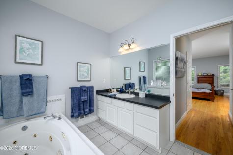 27 Olivia Way Jackson NJ 08527