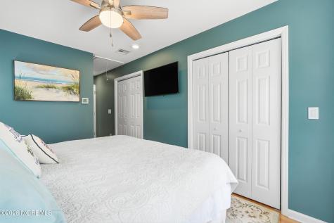 715 Carol Avenue Oakhurst NJ 07755