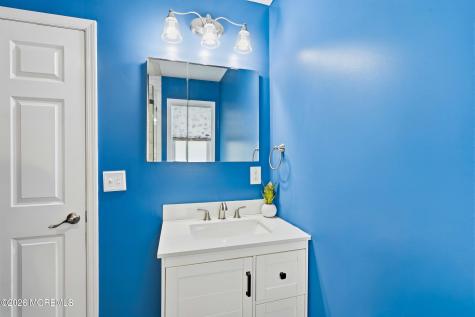715 Carol Avenue Oakhurst NJ 07755