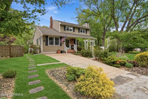 715 Carol Avenue Oakhurst NJ 07755
