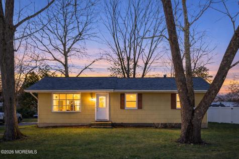 1124 Spray Avenue Beachwood NJ 08722