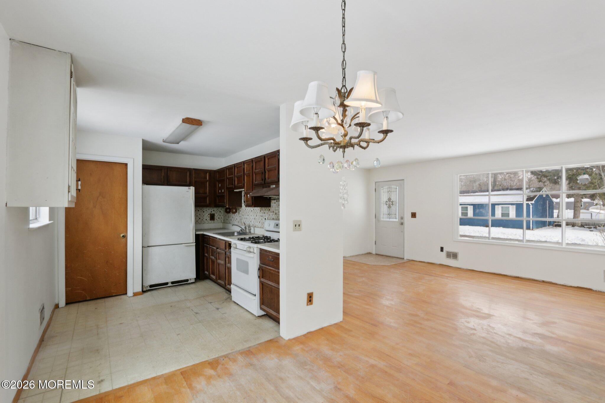 1124 Spray Avenue Beachwood NJ 08722