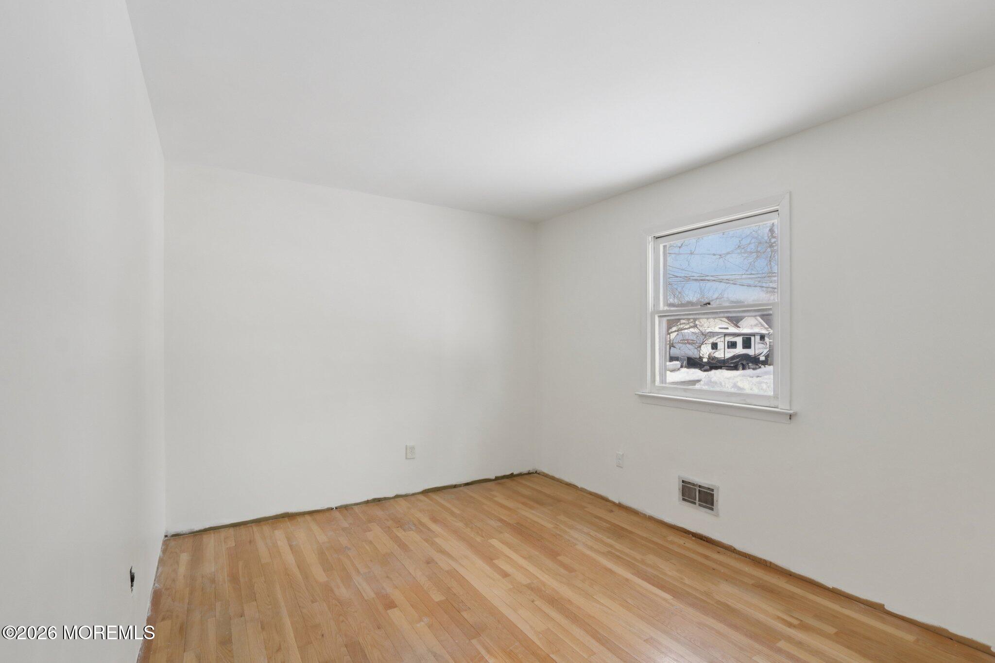 1124 Spray Avenue Beachwood NJ 08722