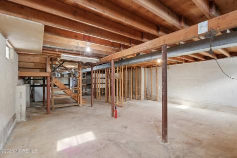 1124 Spray Avenue Beachwood NJ 08722