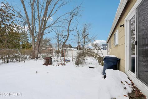 1124 Spray Avenue Beachwood NJ 08722