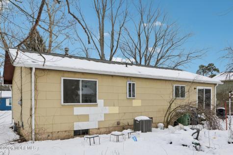 1124 Spray Avenue Beachwood NJ 08722