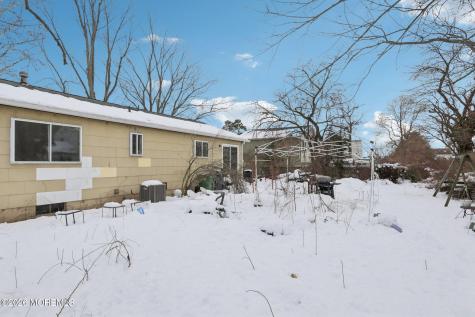1124 Spray Avenue Beachwood NJ 08722