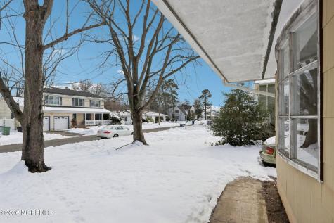 1124 Spray Avenue Beachwood NJ 08722