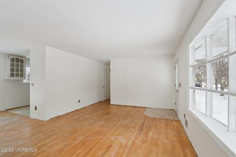 1124 Spray Avenue Beachwood NJ 08722