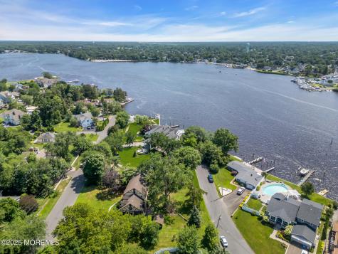 35 Magnolia Lane Toms River NJ 08753
