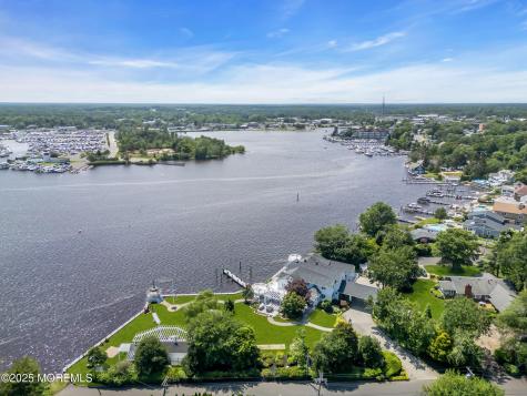 35 Magnolia Lane Toms River NJ 08753