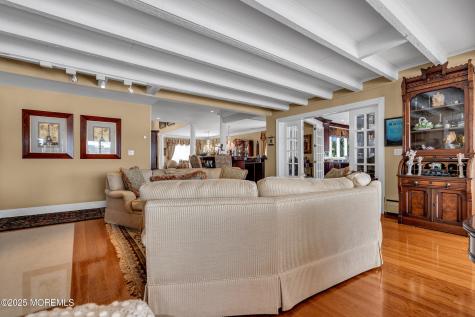 35 Magnolia Lane Toms River NJ 08753
