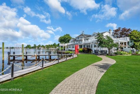 35 Magnolia Lane Toms River NJ 08753