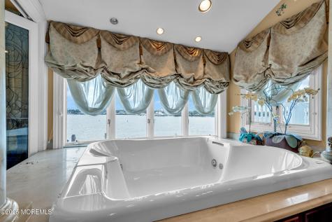 35 Magnolia Lane Toms River NJ 08753