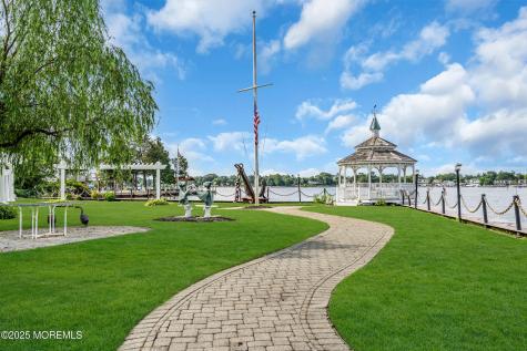 35 Magnolia Lane Toms River NJ 08753