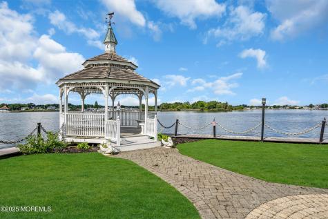 35 Magnolia Lane Toms River NJ 08753