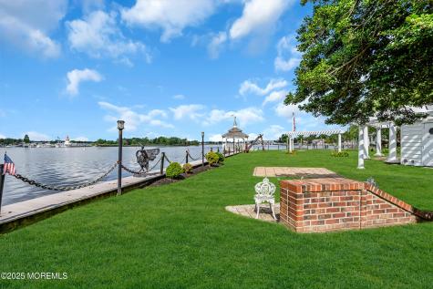 35 Magnolia Lane Toms River NJ 08753