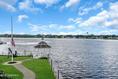 35 Magnolia Lane Toms River NJ 08753