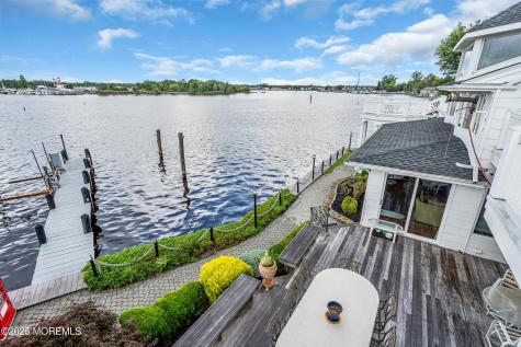 35 Magnolia Lane Toms River NJ 08753