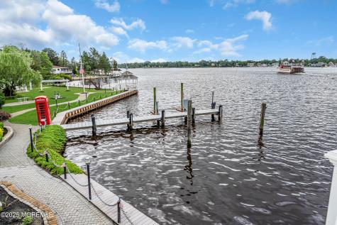 35 Magnolia Lane Toms River NJ 08753