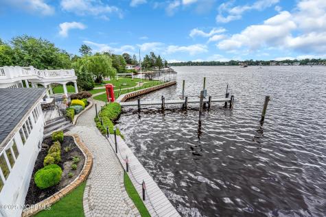 35 Magnolia Lane Toms River NJ 08753