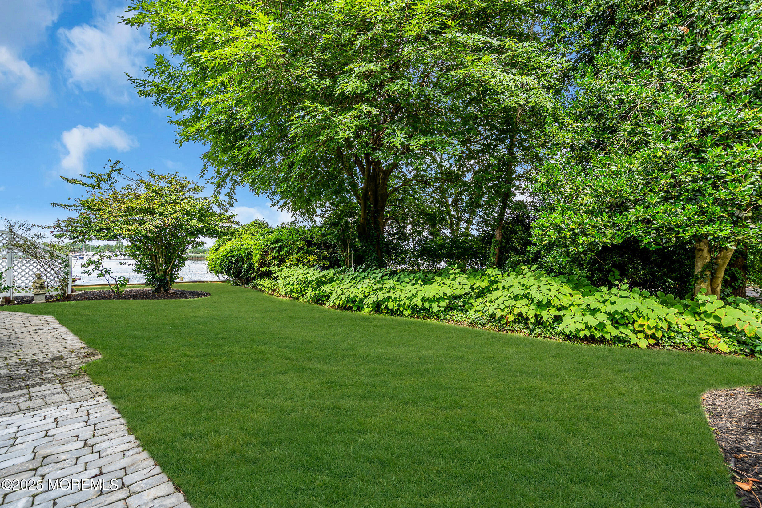 35 Magnolia Lane Toms River NJ 08753