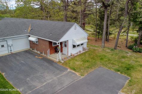 18 Alpine Road Whiting NJ 08759