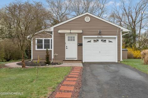 64 Coral Bell Hollow Toms River NJ 08755
