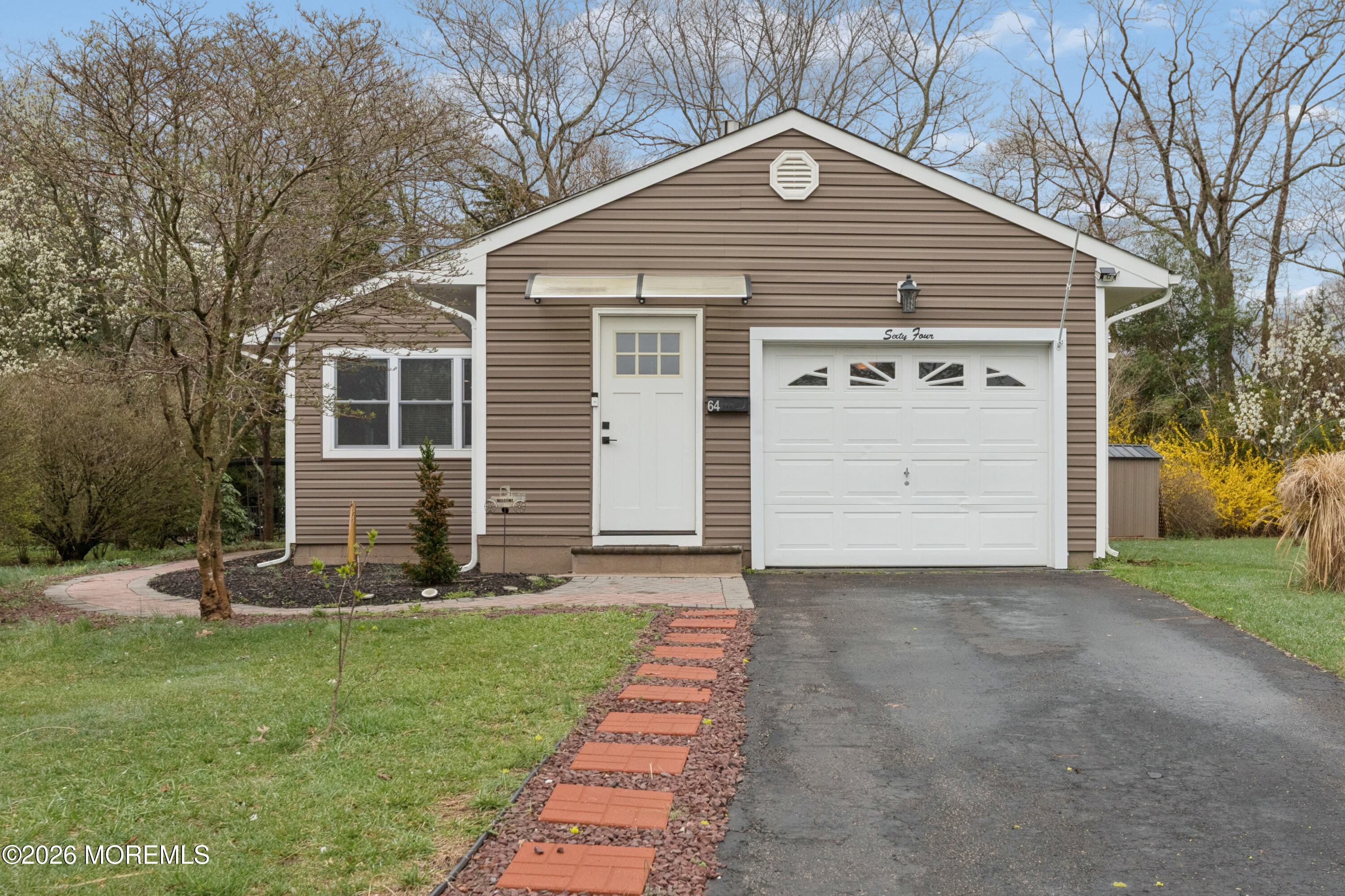 64 Coral Bell Hollow Toms River NJ 08755