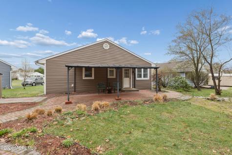 64 Coral Bell Hollow Toms River NJ 08755