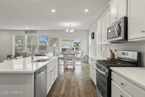 15 Holloway Avenue Manahawkin NJ 08050