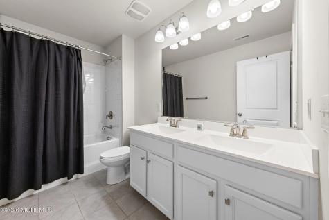 15 Holloway Avenue Manahawkin NJ 08050