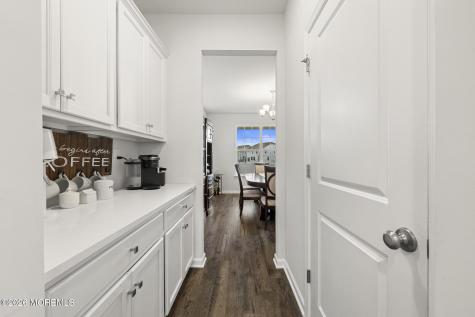 15 Holloway Avenue Manahawkin NJ 08050