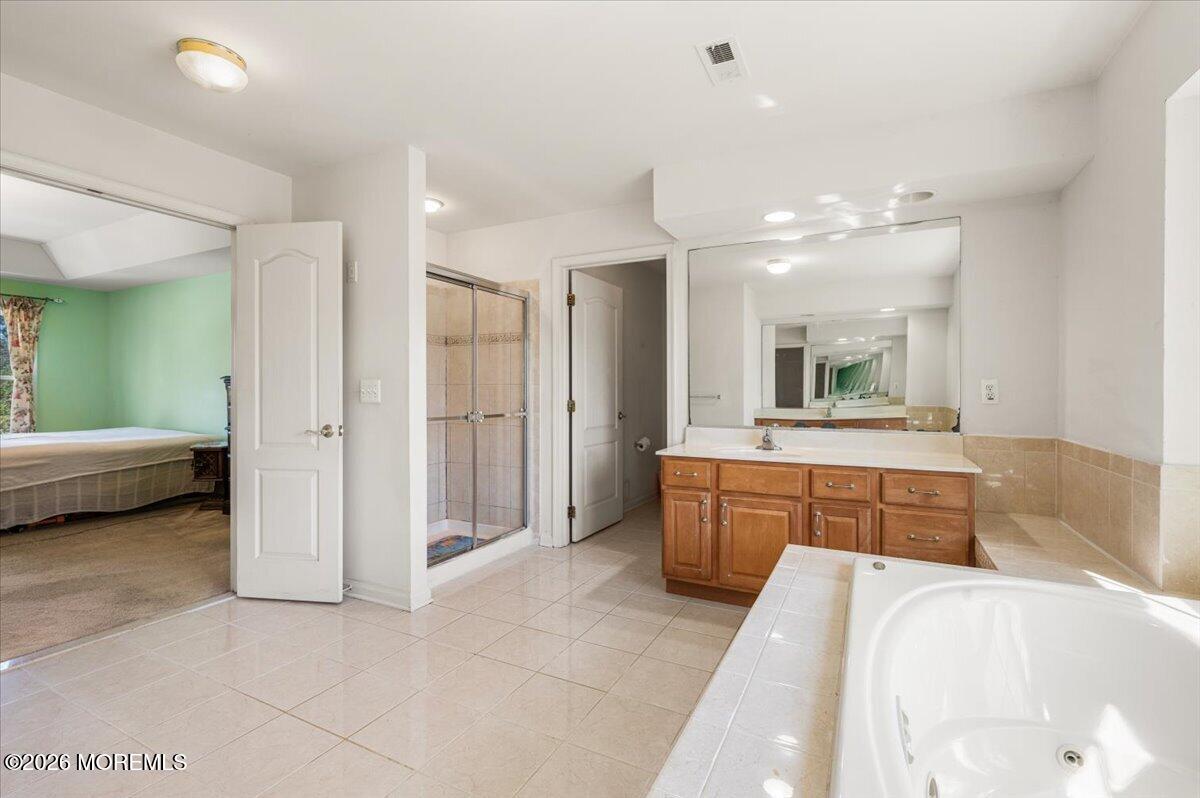 10 Huxley Court Marlboro NJ 07746