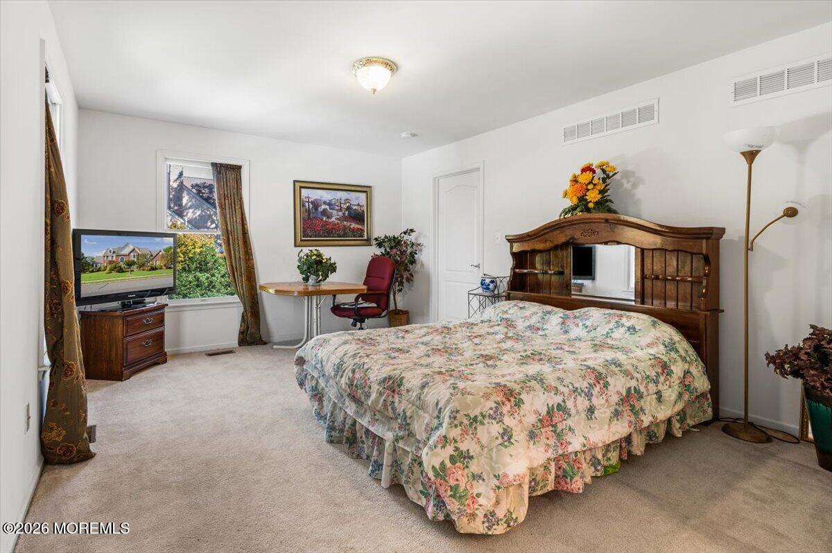 10 Huxley Court Marlboro NJ 07746