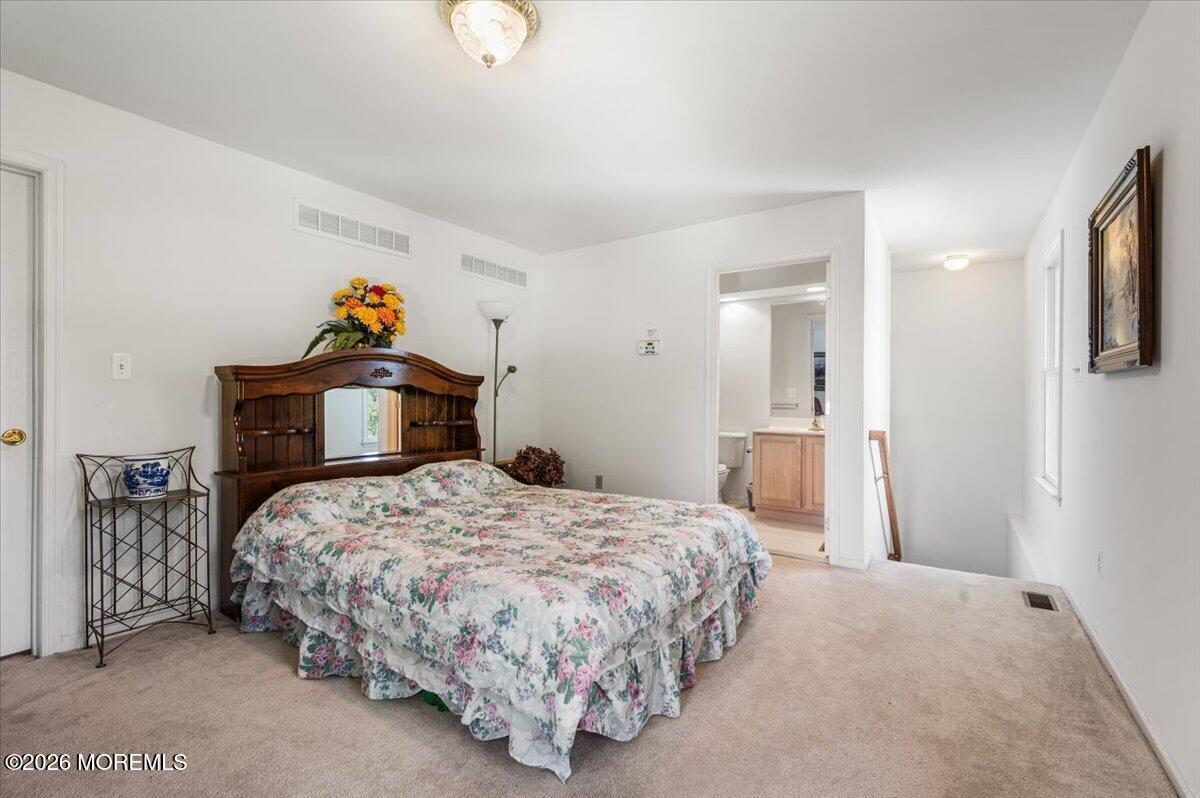 10 Huxley Court Marlboro NJ 07746