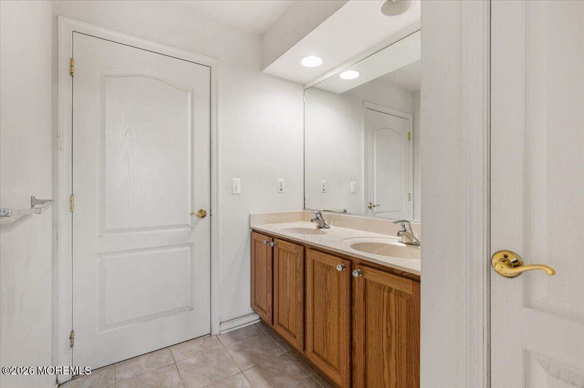 10 Huxley Court Marlboro NJ 07746