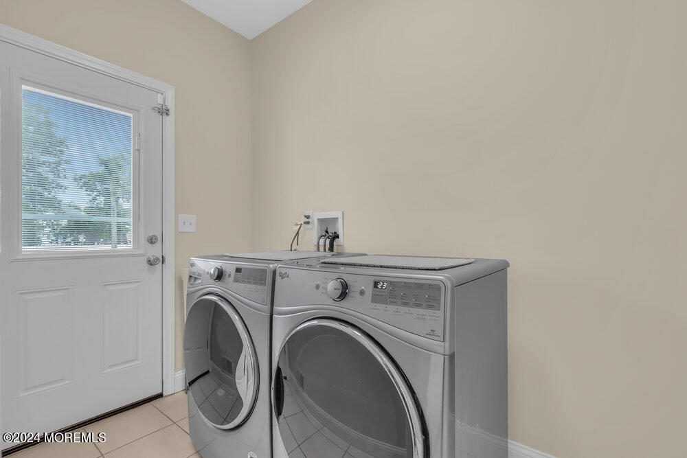 61 Serpentine Drive Bayville NJ 08721