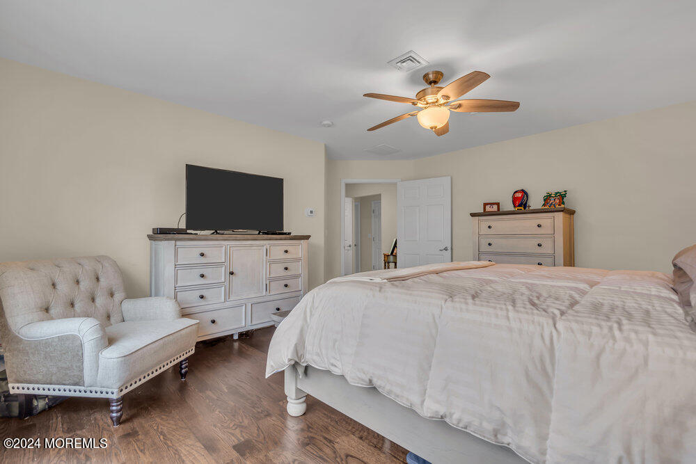 61 Serpentine Drive Bayville NJ 08721