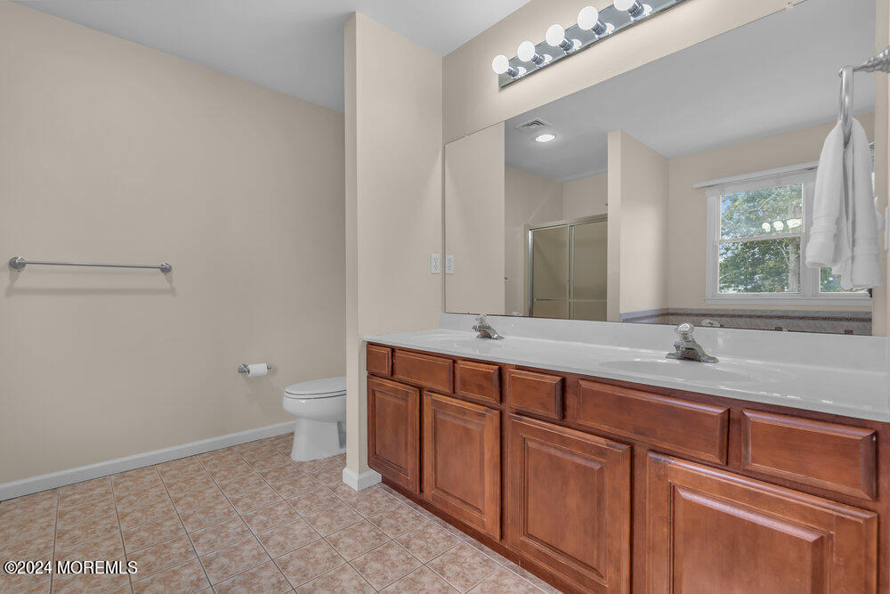 61 Serpentine Drive Bayville NJ 08721