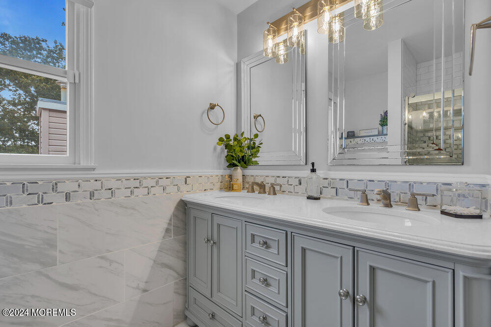 61 Serpentine Drive Bayville NJ 08721